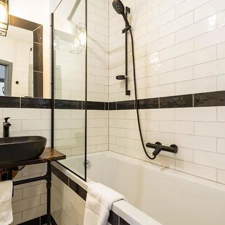 Highnest Apartment