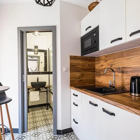 Highnest Apartment