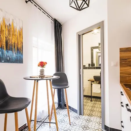 Highnest Apartment