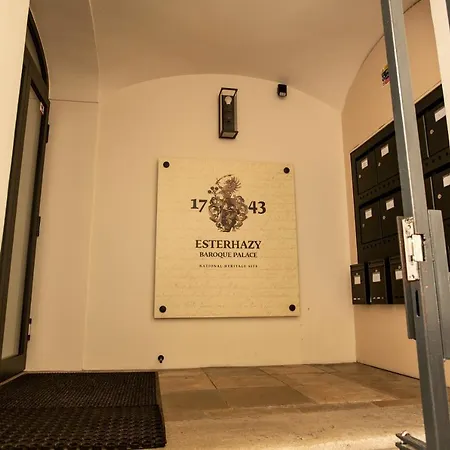 Highnest * 브라티슬라바